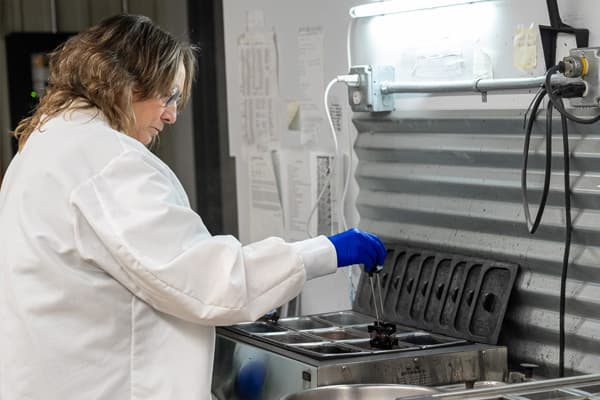 Coating chamber and equipment